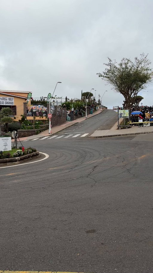 Katsuta loses crucial time with this mistake - one lap of the roundabout was all he needed 😬

#WRC | #RallyIslasCanarias 🇪🇸 