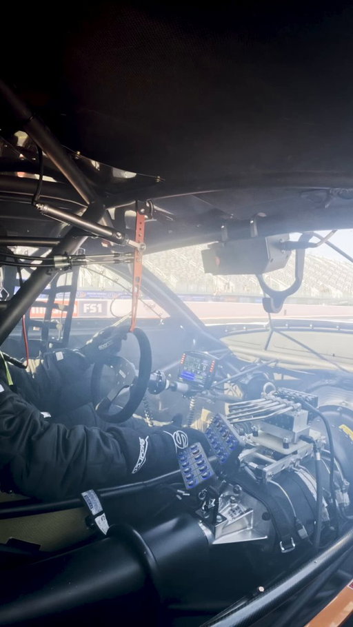 It's official: The Ford Racing Mustang Cobra Jet 2200 has clocked a new record time of 6.87 at 221 mph - now the quickest electric car on the planet.

#FordRacing 
