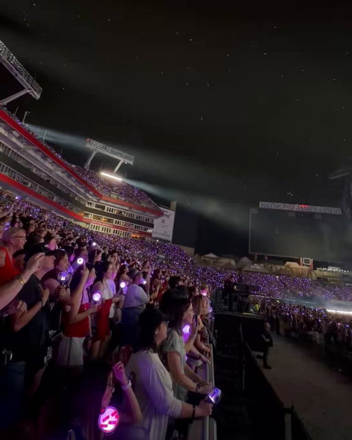 ARMY reacts to Magic Shop as the surprise song for BTS Night 1 in Tampa 🥹 #bts #BTS_ARİRANG 