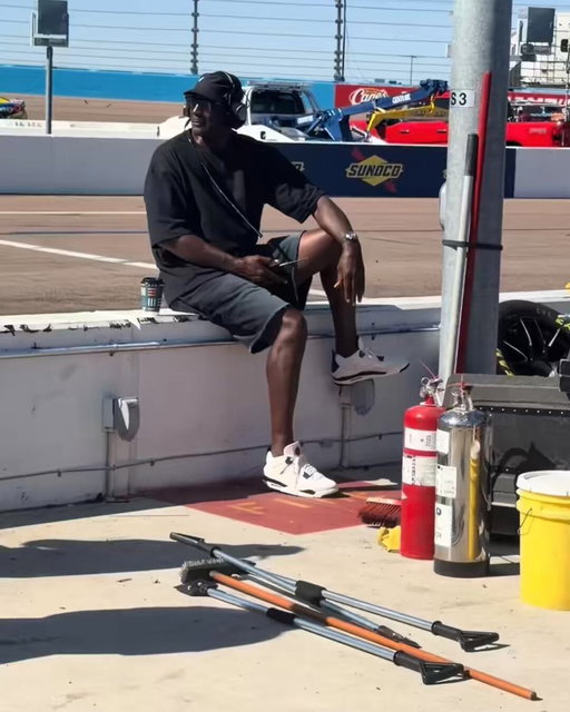MJ in his happy place 😎 (via yazziero/TT) 