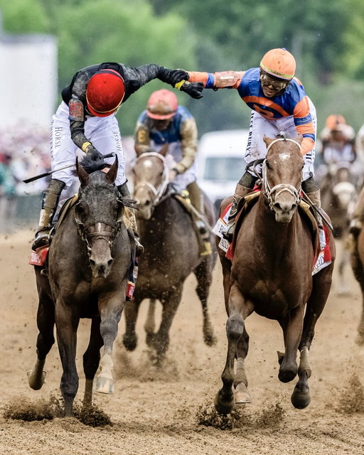 Brothers Jose and Irad Ortiz share a moment after they finish 1-2 in the Kentucky Derby.❤️ 