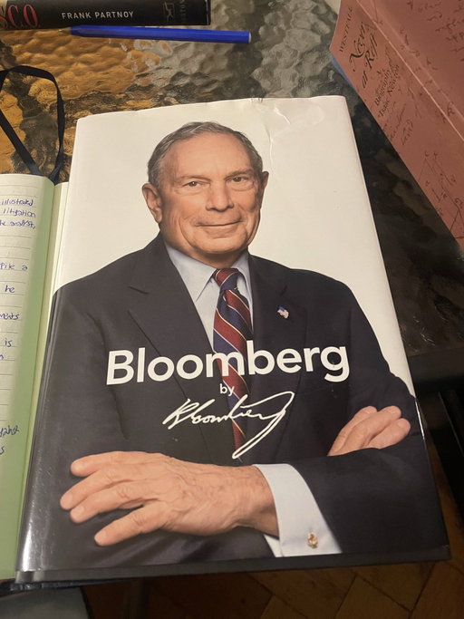 Bloomberg: 
- Gets fired at 39ys old.
- Co-founds Bloomberg.
- Runs it till the 2000s.
- Becomes mayor of New York.
- Returns to lead Bloomberg after 12ys.

Excited to read this one. 