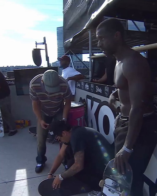 One of the best moments from SLS DTLA, having Antwuan Dixon step in for an injured Chris Joslin 🤩

Mid contest Antwuan was out signing boards and taking pictures with fans, Antwuan for the people! 