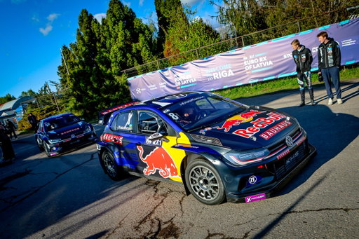 The reigning World Champion's new livery breaks cover in Riga 🔥 