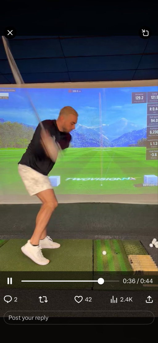 @nickysmokess Right knee goes too much towards ball here instead of letting right femur rotate towards left leg like you’re squeezing a walnut in your ass cheeks 