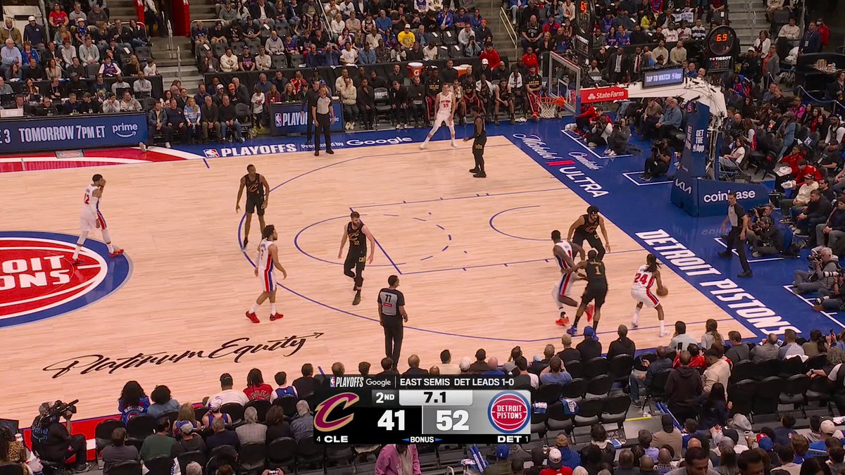 Jenkins bounces it to Duren for the slam 💥

Detroit leads by 11 at the break in Game 2! 