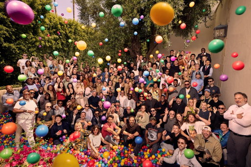 132 of the world's funniest people walk into a ball pit... 

#NetflixisaJokeFest 