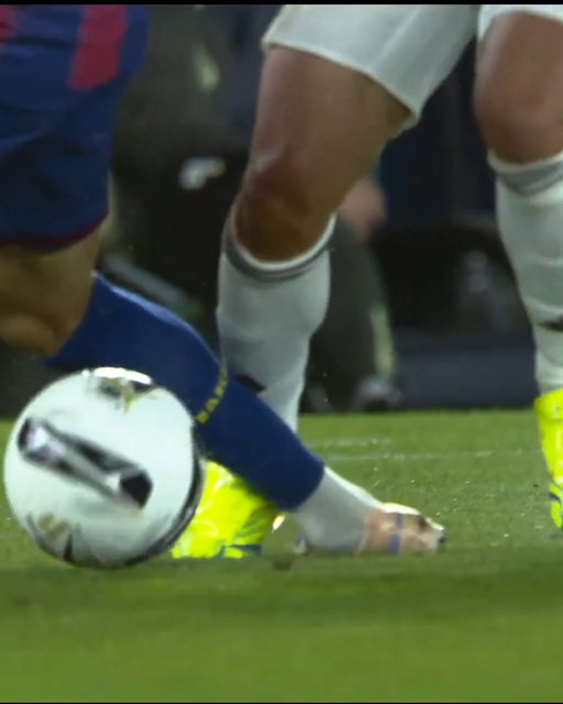 El caño de Brahim. La acción defensiva de Gerard Martín. 

ELCLÁSICO 