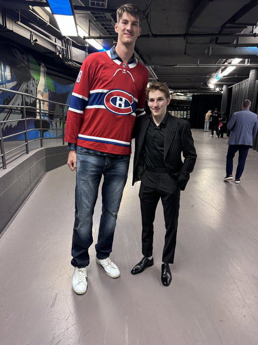 7-foot-9 Olivier Rioux with 5-foot-9 Lane Hutson 😳 