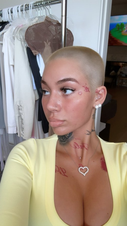 Bhad Bhabie shows off her new buzz cut look 👀 