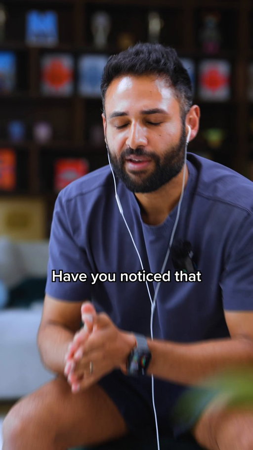 In case you've ever wondered why everyone's wearing wired earphones now... 