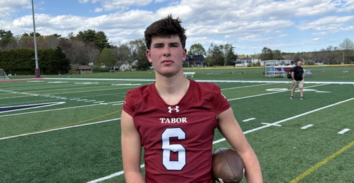 It was a two school race. Now it is back to three schools as Georgia, Penn State and Virginia Tech watched top 100 QB Peter Bourque throw and met with him Tuesday. He shared his thoughts on it all with @247sports (VIP)
https://t.co/GLJ5vqLhcn 