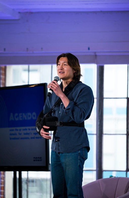 Hi Twitter!! I need your help.

I want to help one Founder raise millions of $ while helping them build in public.

We'll document the whole journey - the wins, the struggles, all of it.

I've built Stan to $40M in revenue and raised millions thanks to building in public myself.

If you know any Founders in NYC looking for this level of help… please have them apply here!

Someone who:
→ Is serious about their success
→ Has strong fundamentals (solid business, early traction)
→ Is eager to get after it

Would LOVE to make this happen.

Apply here (or send to a Founder you know):
https://forms.gle/G4sE12oKYxZMYkoPA
