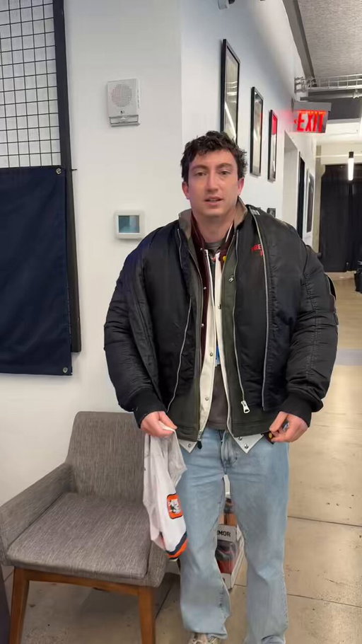 Icing this office out of K-Dot Bots. Enjoy your one hit wonder. But it’s time to bundle up bitches. Ice Man is coming 🧊🧊🧊 