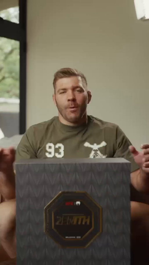 ◦Unboxing the new 2026 UFC Fight Kit from Venum 👀
◦Can’t wait to wear this into battle. 🔥
◦Enter for a chance to win my signed fight kit:
◦👉Here: https://t.co/g3MfR76i9E
◦🔁 Like &amp; share
◦ ✅ Follow @cryptocom and @venum 