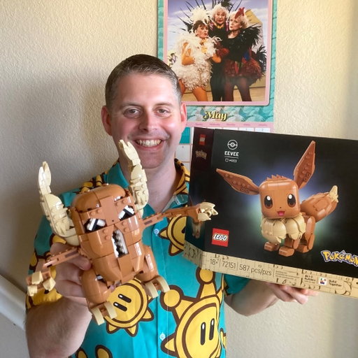 He turned the LEGO Eevee set into Pinsir 🧱

(via creationcaravn4/IG) 
