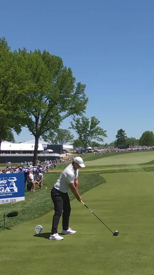 Rory McIlroy went full send and drove the 397-yard sixth. 💪

#PGAChamp 