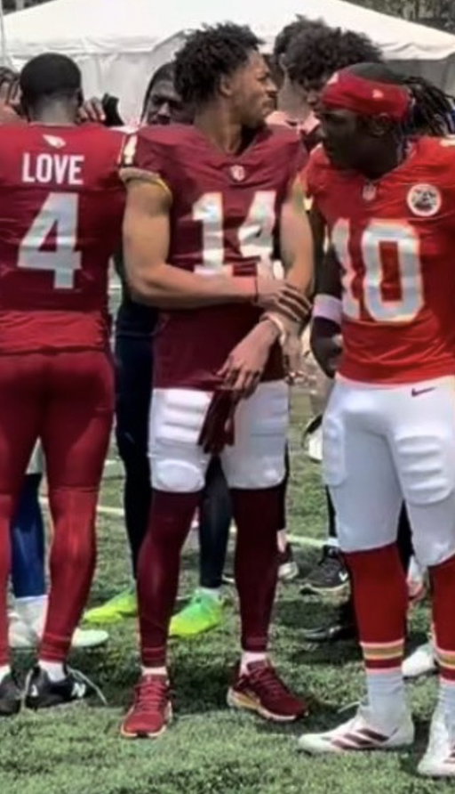 FIRST LOOK AT ANTONIO WILLIAMS IN THE NEW THREADS 🚨‼️

So clean man 🥹 