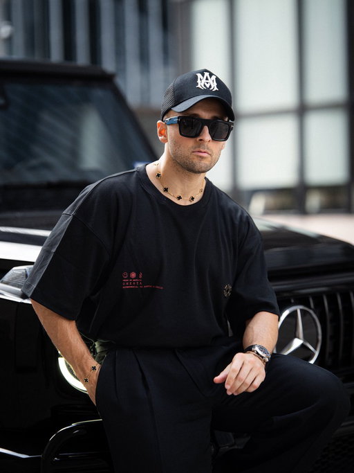 OMERTÁ by @JBALVIN x @ryancastrro | Hecho en Medellín 🇨🇴
•
•
•
#OMERTA #JBalvin #Medellin #MensFashion 