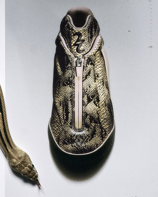 SHAI 001 PREMIUM: Slither. @shaiglalex 

Cold by nature, calm by design. Available 7.14. 