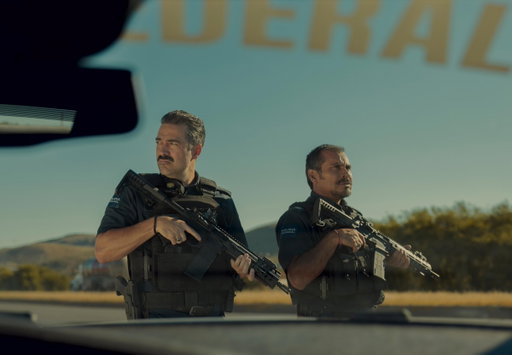 Dos policías. Una decisión imposible. Alfonso Herrera y Noé Hernández protagonizan ‘La captura’, dirigida por Chava Cartas el director de ‘Contraataque’. Este verano solo en Netflix. 