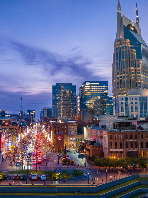 Show of hands, who's joining us downtown tonight for our #NashvilleSuperBowlLXIV Community Celebration?! 🎉🙋‍♀️🙋🏈

https://t.co/skvwdKuXeU 