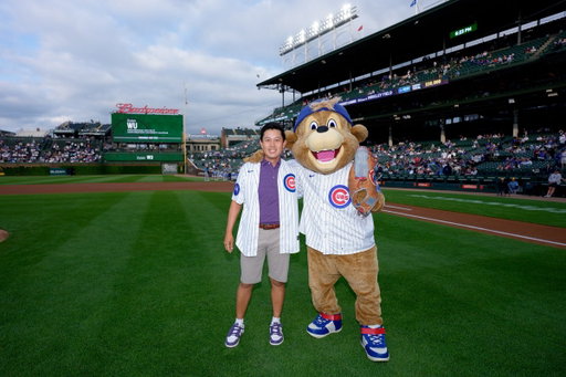 Honored to throw the first pitch yesterday at Wrigley! Thank you to the Cubs for making it an awesome day! I’ll stick to my day job 😂 ⛳️ @Cubs @NU_Sports @FirstTeeChicago #GoCubbies 