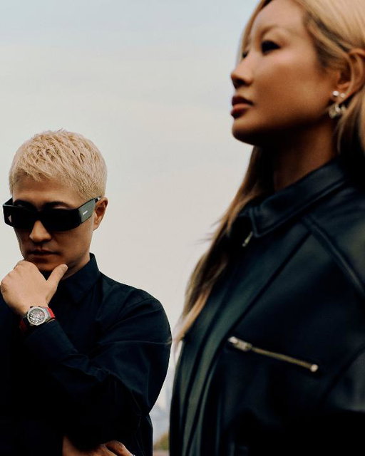 Audemars Piguet × Yoon and Verbal come together through a shared way of thinking,  driven by intention, clarity and cultural exchange. Crafted in titanium and anchored by a vivid red flying tourbillon, this limited edition Royal Oak Concept Flying Tourbillon expresses purpose over excess and a quiet confidence in motion.

Discover more: https://t.co/5ckMmedFhi

Ref. 26643TI.OO.D002CA.01

#AudemarsPiguet #RoyalOakConcept