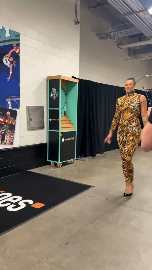 Satou Sabally arrives for her Liberty debut 🗽

Watch Valkyries vs. Liberty on @primevideo 🍿 Coverage begins at 7:30 PM ET 