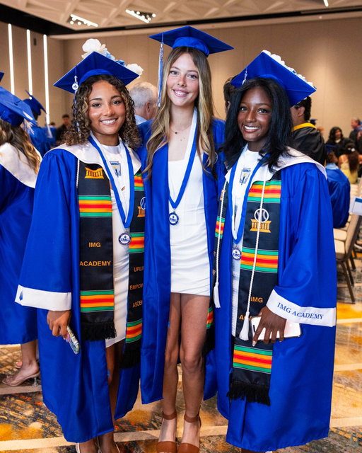 You’ve been knocking it out of the park since you got here. Today is no exception. Congratulations to our IMG Academy Softball graduates! 🥎 