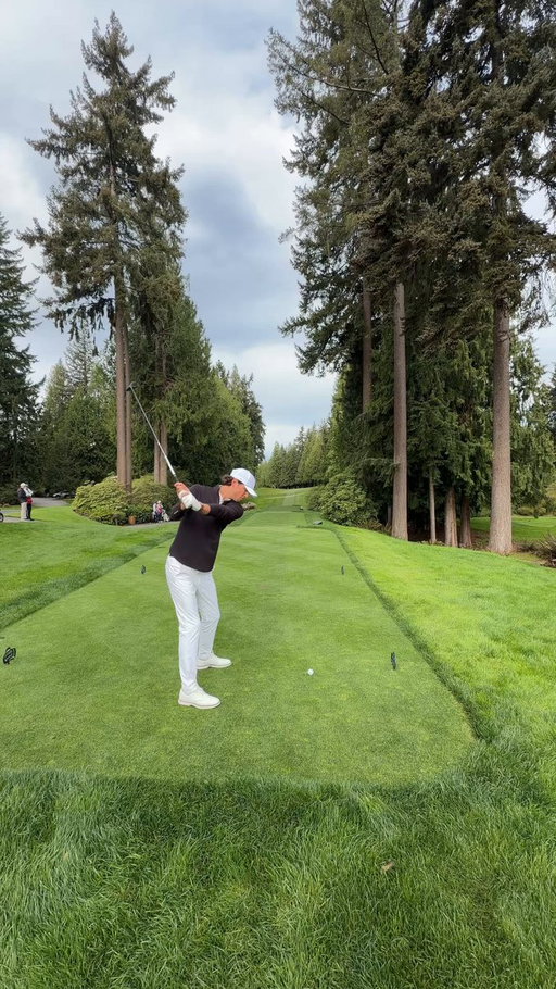 Got the privilege to play Sahalee. Known as one of the tightest golf courses in the world. 

Here’s a tee shot on hole 10 while filming our Major Cut. 

It feels like every tee shot you have to be on it. Was a great challenge but exhausting at the same time. Excited for y’all to see this tomorrow!