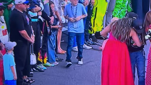 Kyle Larson’s son went over to console Kyle Busch’s son

What a moment 