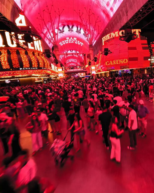 No one throws a welcome party like Las Vegas. ❤️ The city goes red for BTS THE CITY ARIRANG. 🥹🫰

#BTS_THECITY_ARIRANG #BTS_THECITY_ARIRANG_LASVEGAS 