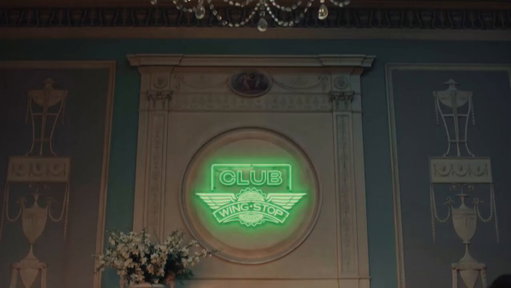 Wingstop just casted Maura Higgins to promote Club Wingstop rewards. Wingstop nailed the timing with this, after her latest announcement on  joining Dancing With The Stars season 35. 