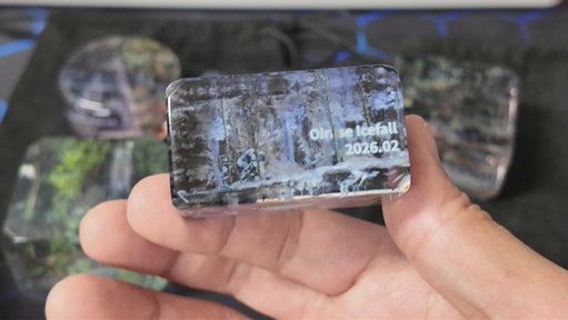 3DGS物質化計画、最新作が出来ました。印刷アルゴリズムが改善されて色がかなり綺麗に出るようになった。Spatialograph Makerでデータ化したものを@Crysta_AI さんに印刷してもらっています。今回はせきぐちあいみさん@sekiguchiaimi にもモデルになって頂きました。人物はほんとむずい… 