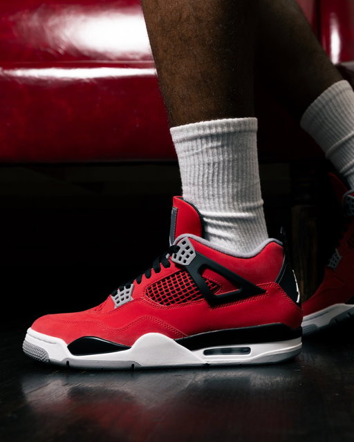 🚨 #Jordan 4 Retro “Toro Bravo" 🐂. Available at 9AM CST in men's and kids. Link: https://t.co/f1s4bXlWpC

#jordanlaunch #jordan4 #torobravo 
