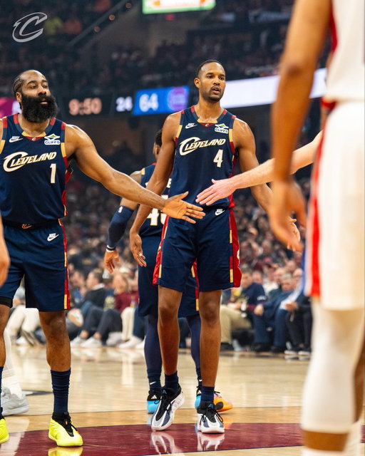 It appears the Cavs will run it back with all 5 of James Harden, Donovan Mitchell, Evan Mobley, Jarrett Allen, and Kenny Atkinson next season per @joevardon

#LetEmKnow 