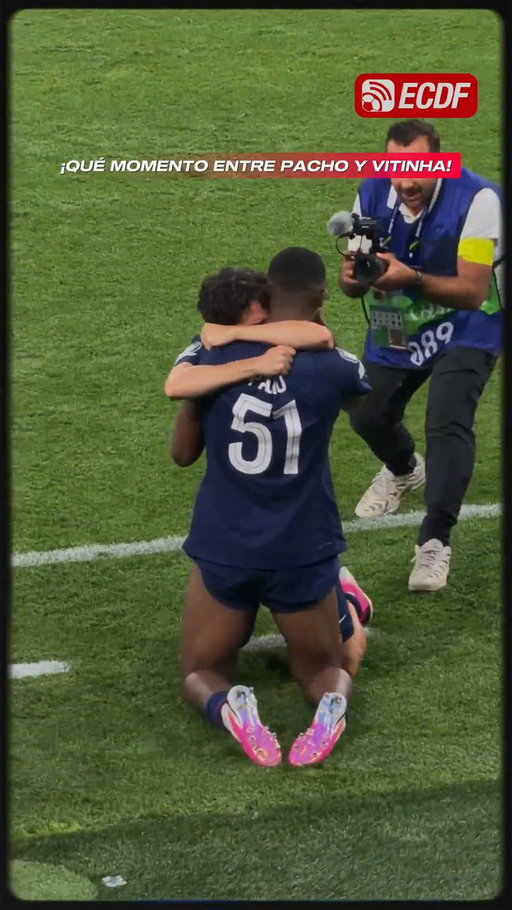 ¡QUÉ MOMENTO EN PACHO Y VITINHA! 🥹❤️

Así vivió Willian Pacho el panel decisivo para salir campeón, mientras todos corrían celebrando, Vitinha se acercó y le dio un eterno abrazo mientras ambos lloraban. ADN GANADOR Y COMPAÑERISMO EN EL PSG. 🏆

¡VITINHA, ECUADOR TE QUIERE! 🇪🇨 