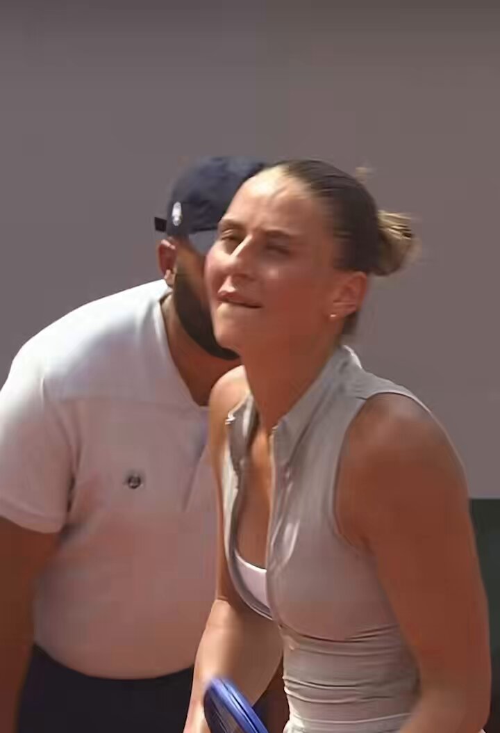 The most devious play a tennis court has seen 