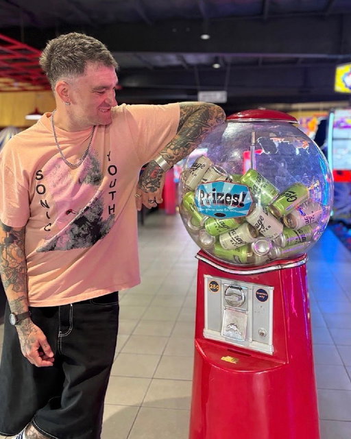 The full GOOD TO GO music video is out now! @newfoundglory gave us the official anthem for our ALL-AMERICAN SUMMER campaign and it sounds like the opposite of checking your email. We’ll see you outside. https://t.co/tXM3rqPzoo 