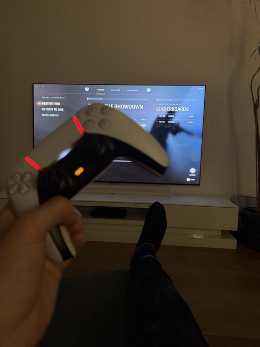 Couple of hours in on #007FirstLight…it feels like somehow @IOInteractive managed to combine everything I liked about the Batman Arkham series, Metal Gear, Ghost Of Tsushima & Splinter Cell in one… I didn’t think I’d like the new Bond character … but the gameplay & story has been so good so far…it’s hard not to. Easy 9 out of 10 at this point. 🎯👌🏼
