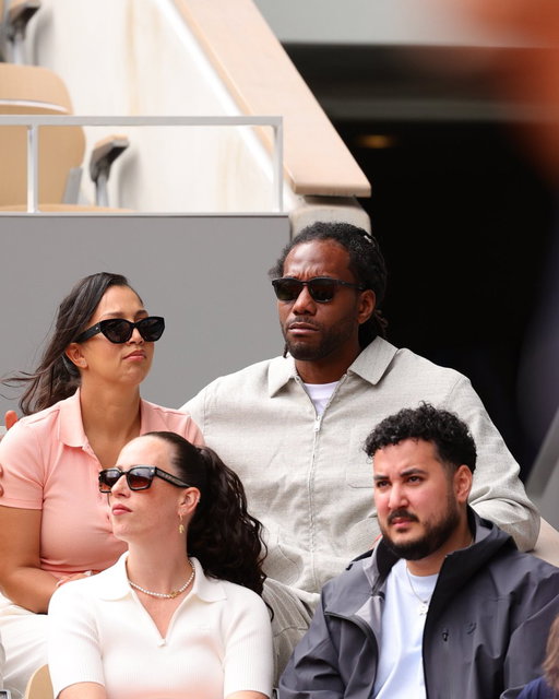 Kawhi Leonard in the house 🤝

#RolandGarros 