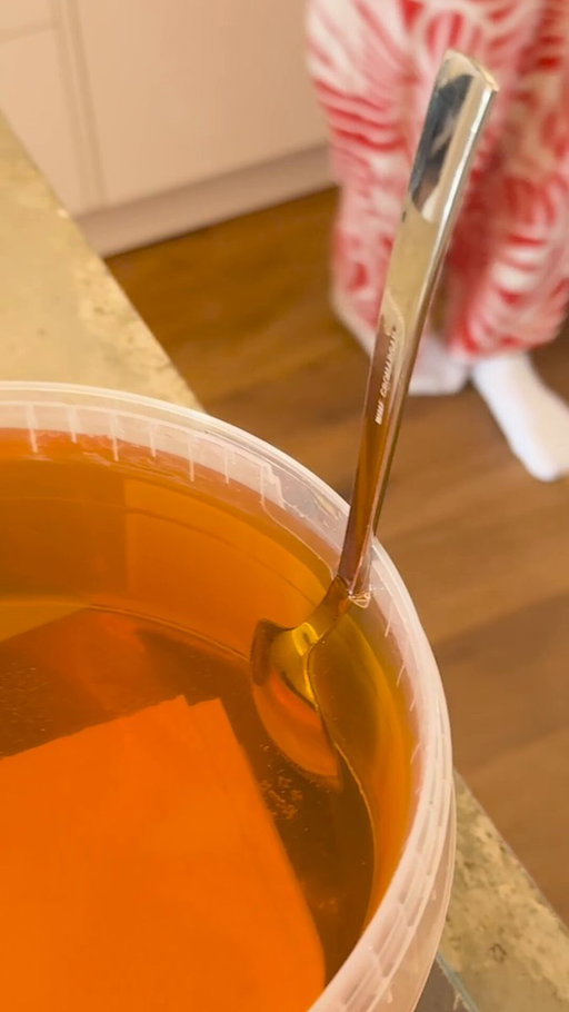 Most honey eaten in one minute 🍯 1273 grams (44.91 oz) by Andre Ortolf 🇩🇪 
