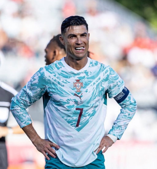 🚨CRAZY STAT: For the 7th consecutive game, Cristiano Ronaldo has recorded fewer touches than the opposition goalkeeper. 