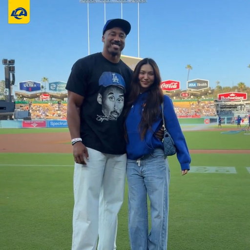 .@Flash_Garrett pregame prep for @Dodgers first pitch! 