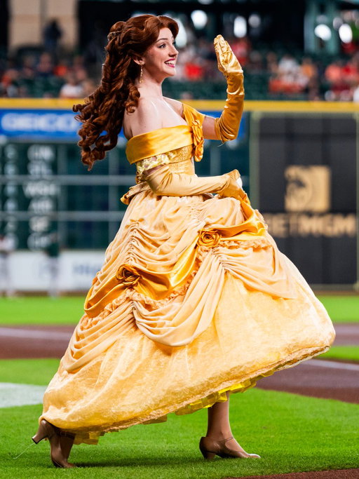 The most magical first pitch from Princess Belle! 💖 