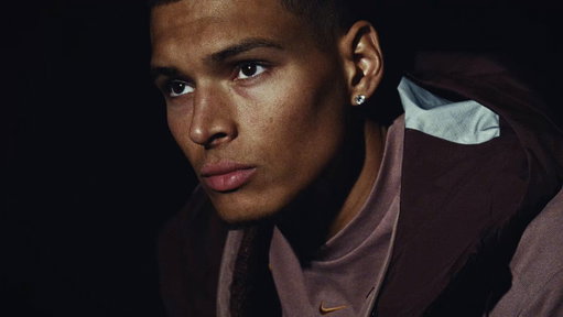 Ever since I was a kid playing football, one of my biggest dreams was to be signed by Nike and become the biggest baller in the world.

When I stopped playing to pursue what I do now, I thought that dream was gone.

Today, years later, I’m proud to say that I’ve officially signed with Nike.

God is the greatest. Never let anyone tell you your dreams are delusional. Be delusional.

LETS GOOOO!!
#teamnike @nikefootball @nikela