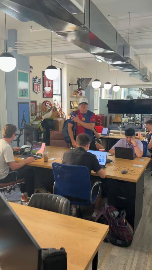 The 8th intern has arrived @IcyVert 