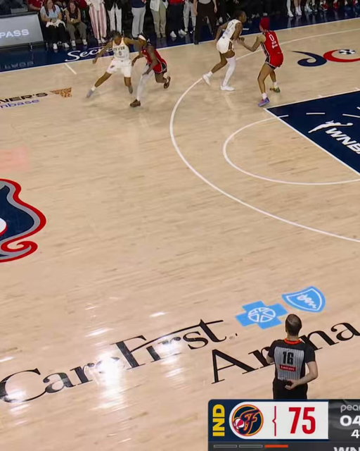 CAITLIN CLARK CALLS GAME FROM WAY DOWNTOWN 🤯🔥

CAME THROUGH IN THE CLUTCH AFTER TWO MISSED FTS 
