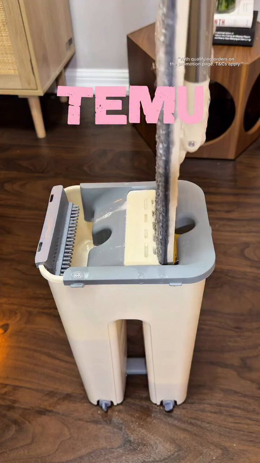 Who doesn't love a good TEMU cleaning find! this mop is perfect for walls, floor, and windows. 🧹🧼🫧✨

@temu 
